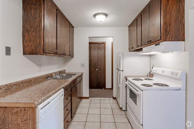 1BR, 1BA - 600SF - Rosebud Apartments