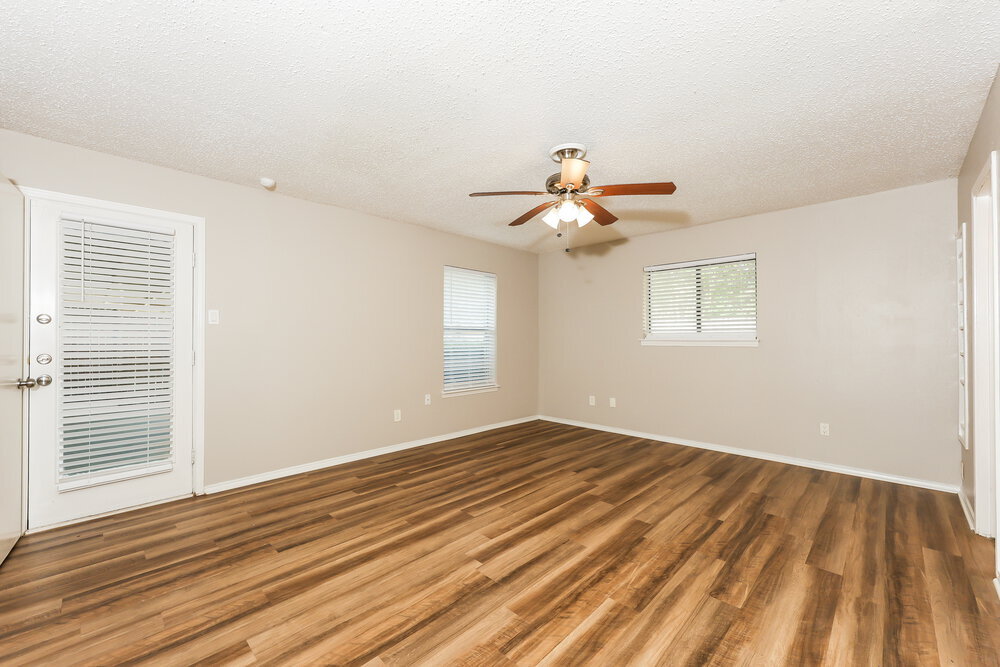 Building Photo - 806 Cherlyne Dr