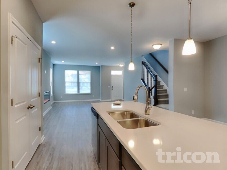 Building Photo - 303 Thomas Point Dr