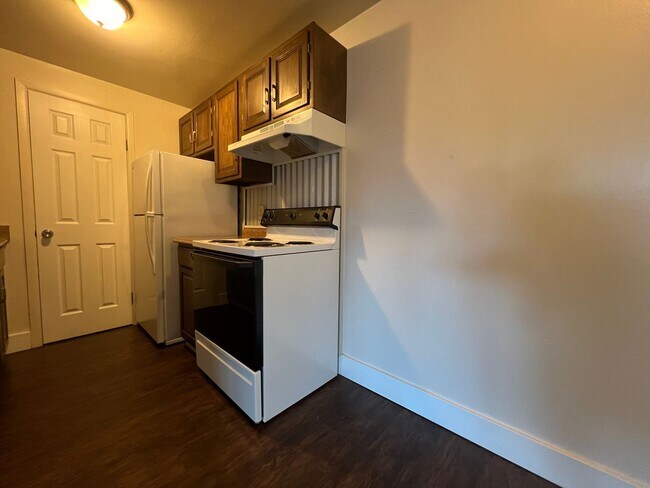 Building Photo - Mathews634 (KC-JF-NB)