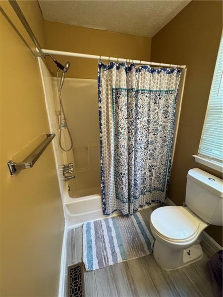 Building Photo - 2578 Shadowbrook Dr