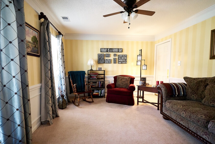 Building Photo - 13500 Walkers Creek Dr