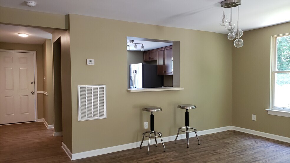 Building Photo - 1701 Kayla Ct