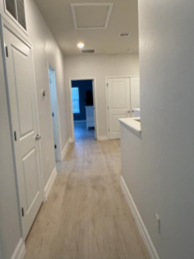 Building Photo - 2877 Bard St