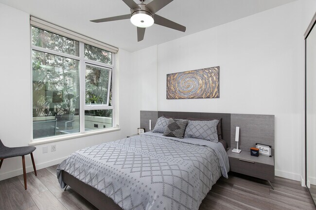 Building Photo - 1431 Pacific Hwy