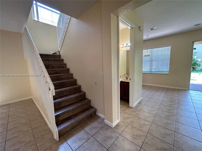 Building Photo - 7828 Parsons Pine Dr