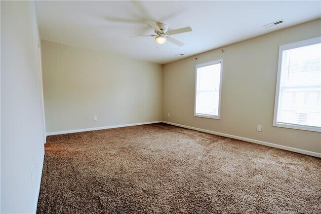 Building Photo - 2660 Middle Br Bnd