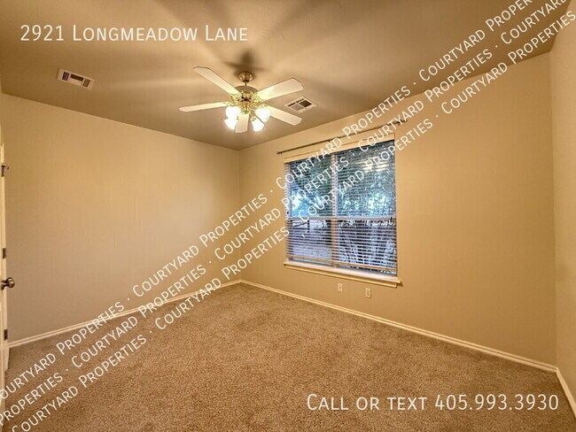 Building Photo - 2921 Longmeadow Ln