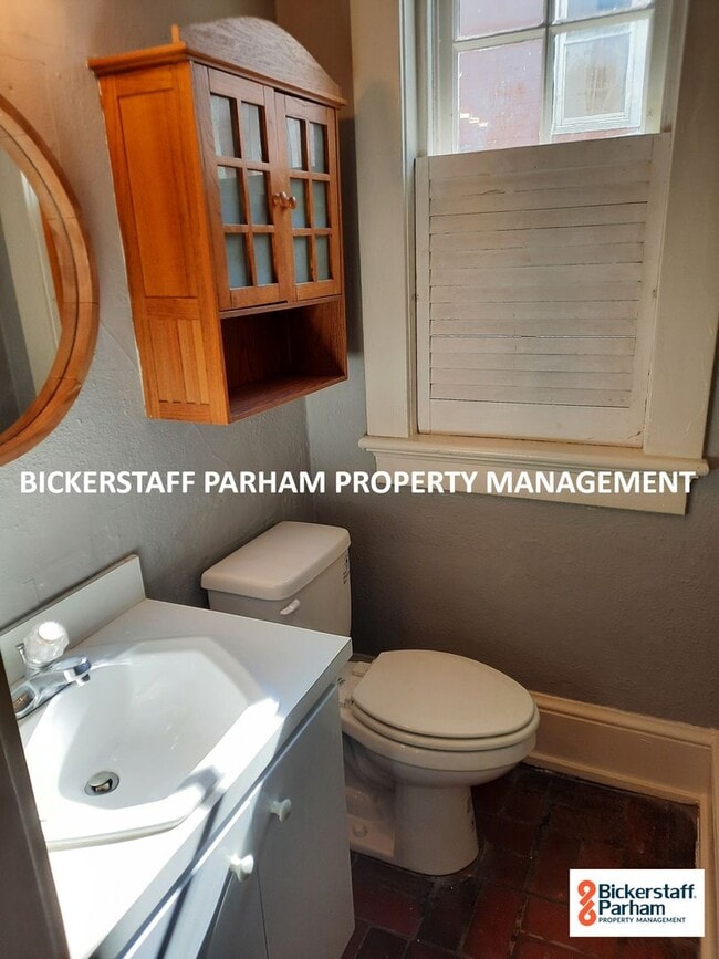 Building Photo - Seventeenth Avenue Multiunit