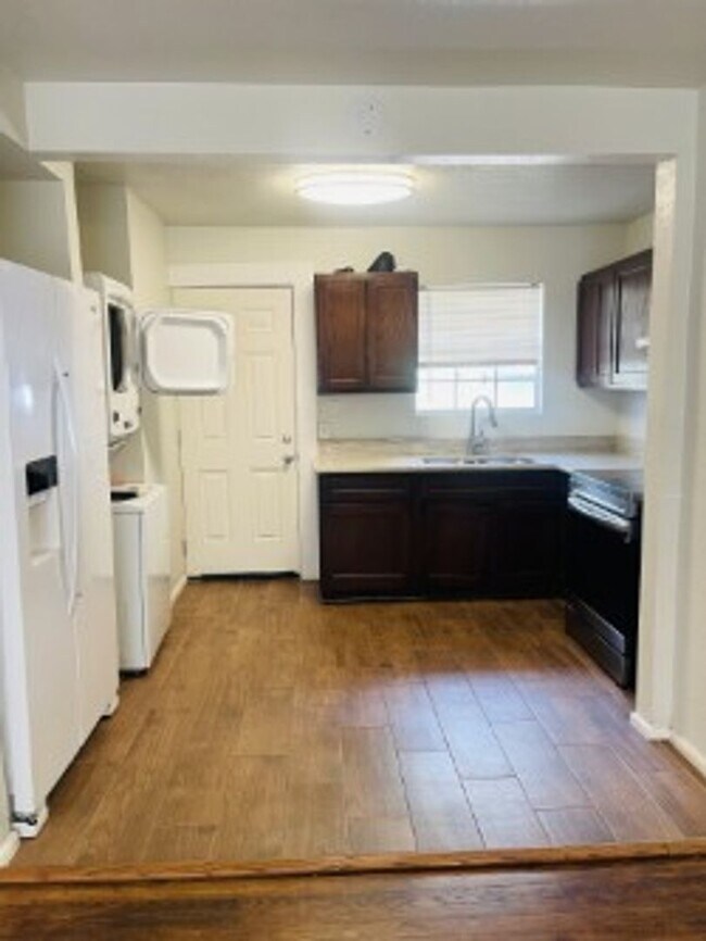 Building Photo - 2455-2457 Cincinnati Ave