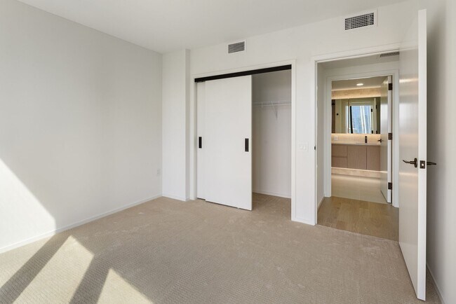 Building Photo - Modern island living at Park Ward Village #1711