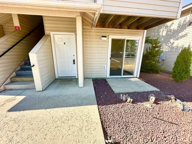 Building Photo - 808 Juniper Ave