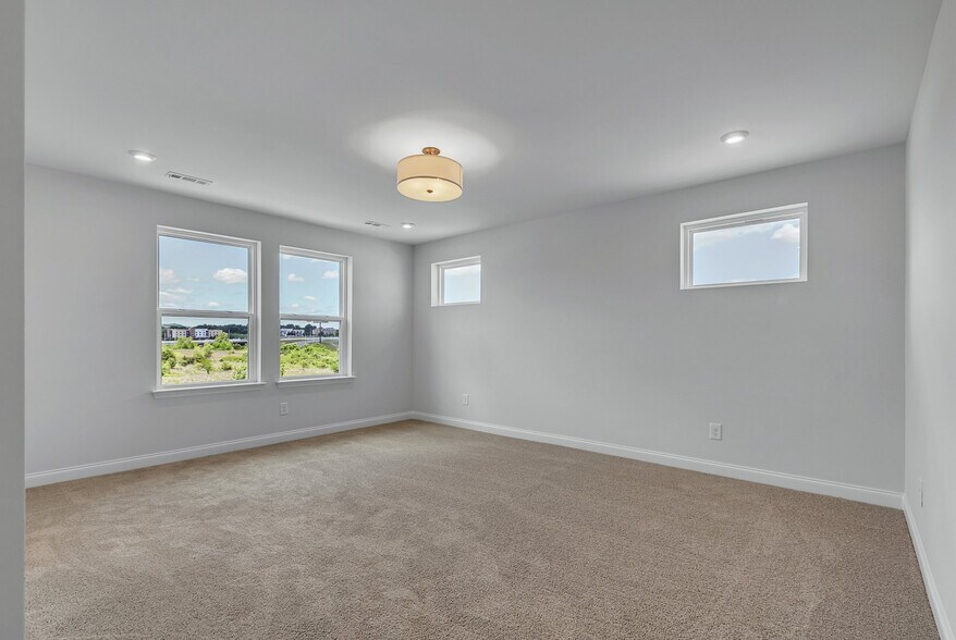 Building Photo - 2121 Cheltenham Pl
