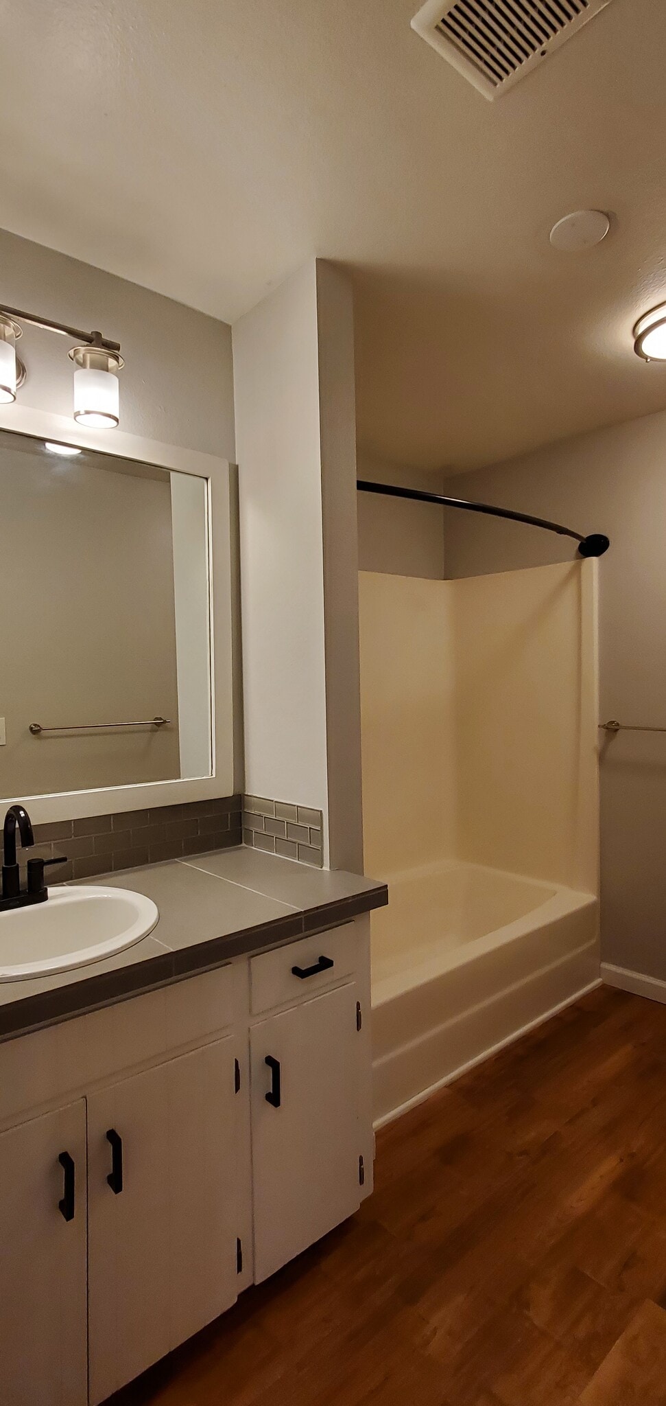 Building Photo - 5515 NE 41st Ave