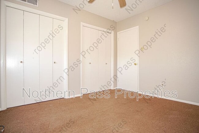 Building Photo - 6701 Escondido Dr