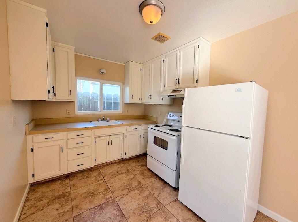 Building Photo - 455 Columbia Ave