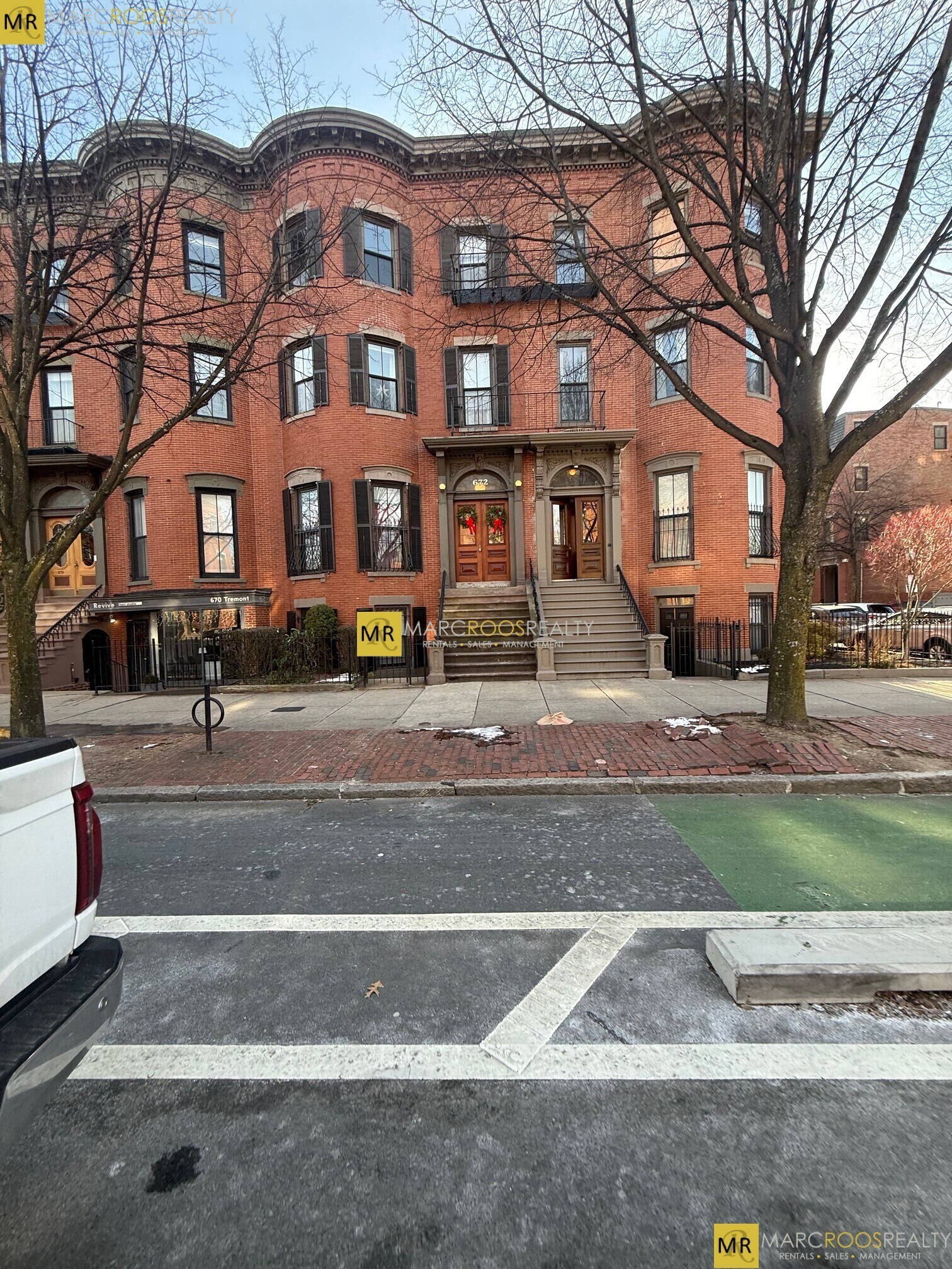 Building Photo - 672 Tremont St