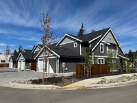 Building Photo - 514 E Sunset Dr