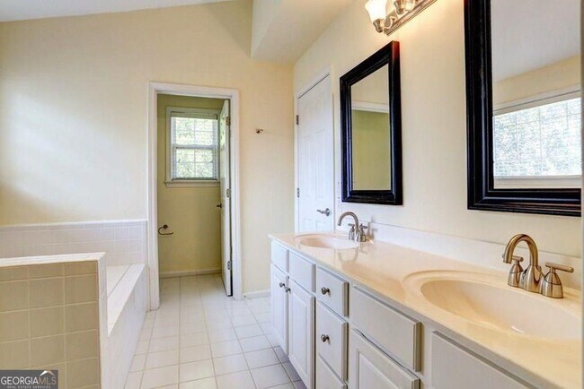 Building Photo - 3065 Brookwater Dr
