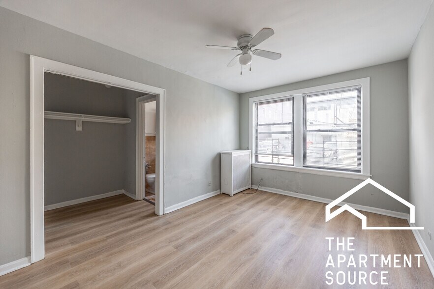 Building Photo - 737 W Belmont Ave