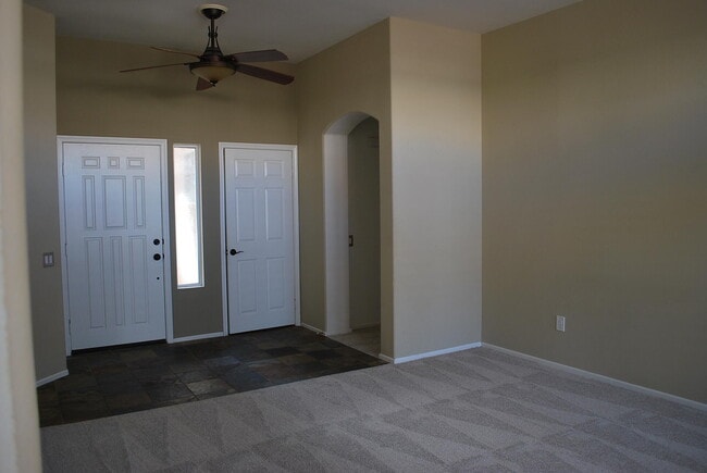 Building Photo - 78900 Champagne Ln