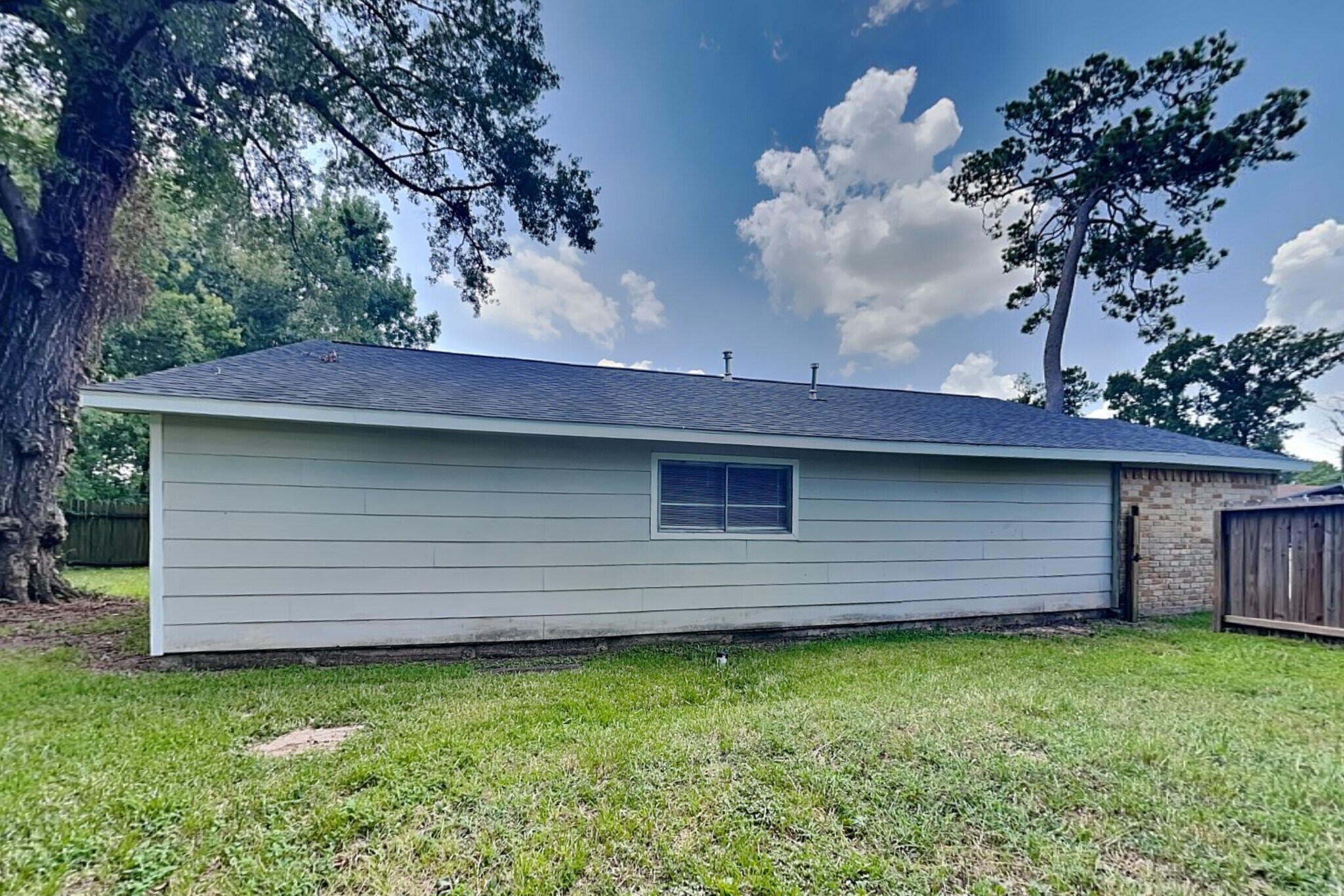 Building Photo - 8730 Valley Pond Ct