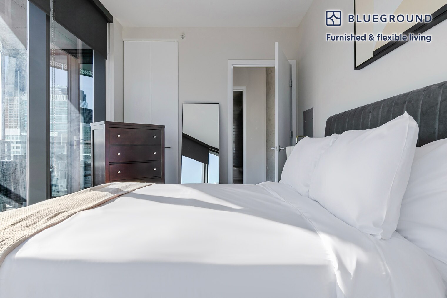 Building Photo - 730 W Couch Pl