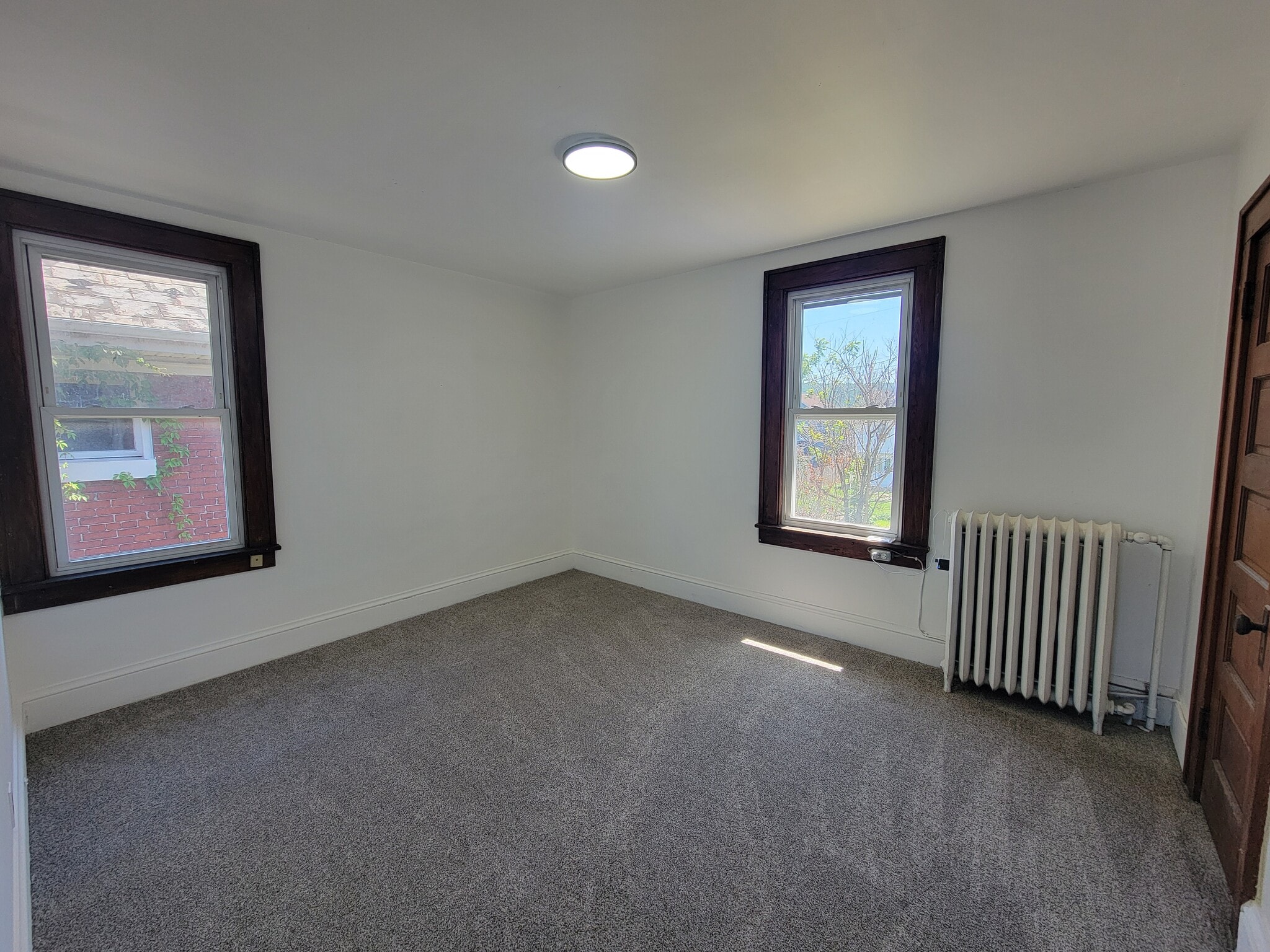 Building Photo - 632 Hill Top Dr