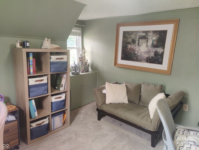 Building Photo - 121 N Main St