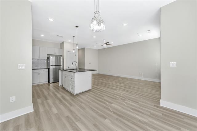 Building Photo - 3604 Aaron Pl