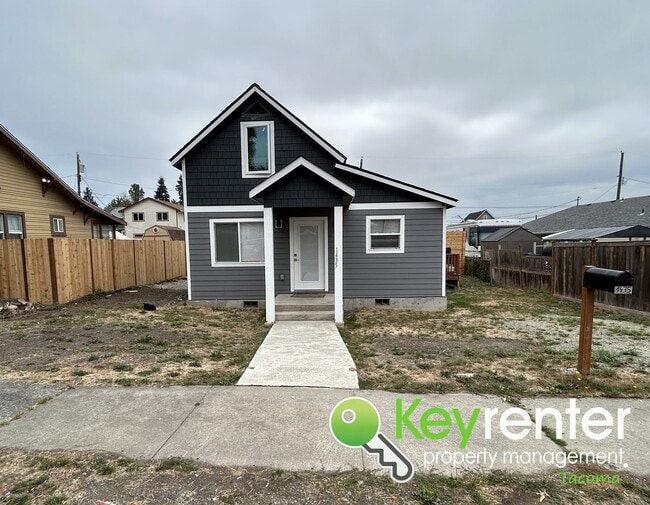 Primary Photo - Astonishing 4Bed/2.5Bath Tacoma Home