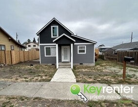 Building Photo - Astonishing 4Bed/2.5Bath Tacoma Home