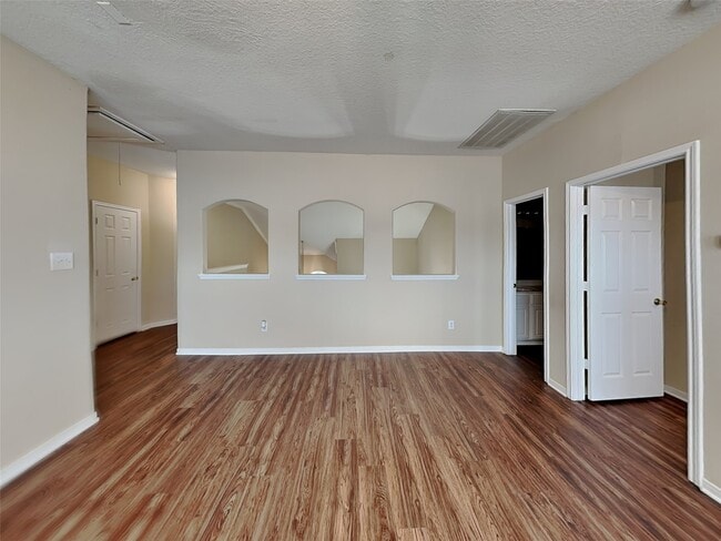 Building Photo - 2902 Auburn Falls Ln