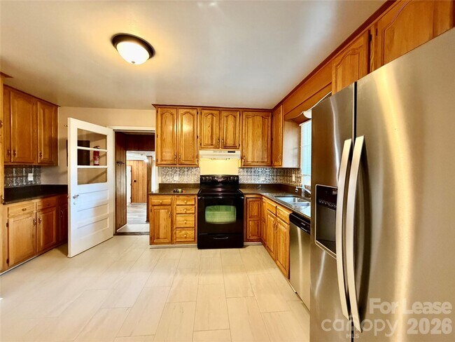 Building Photo - 3132 Dawnshire Ave