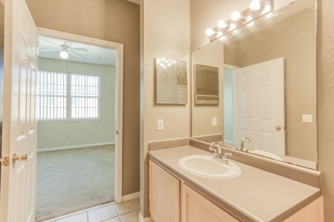 Building Photo - Metrowest Condo at The Hamptons, Orlando