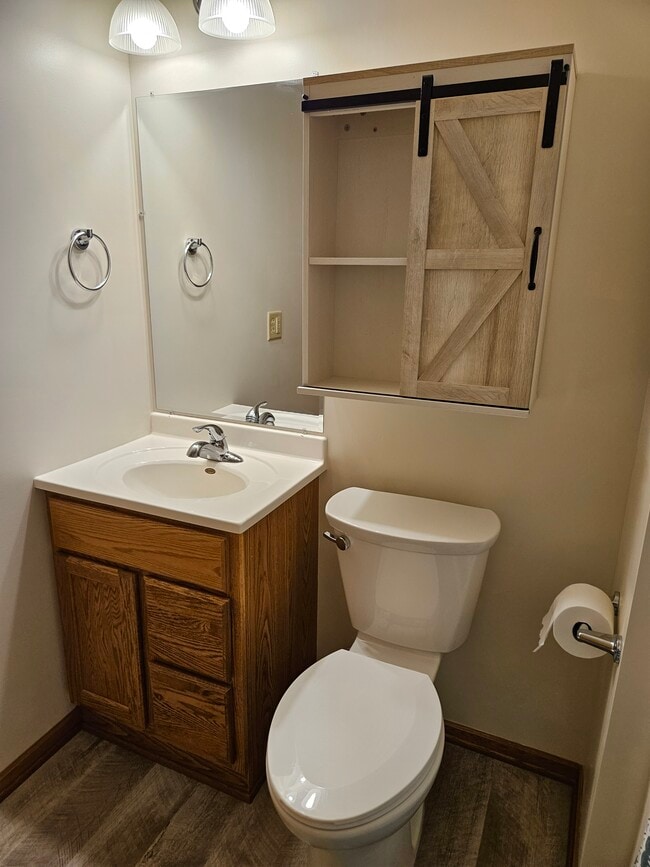 Building Photo - 216 Union St NE