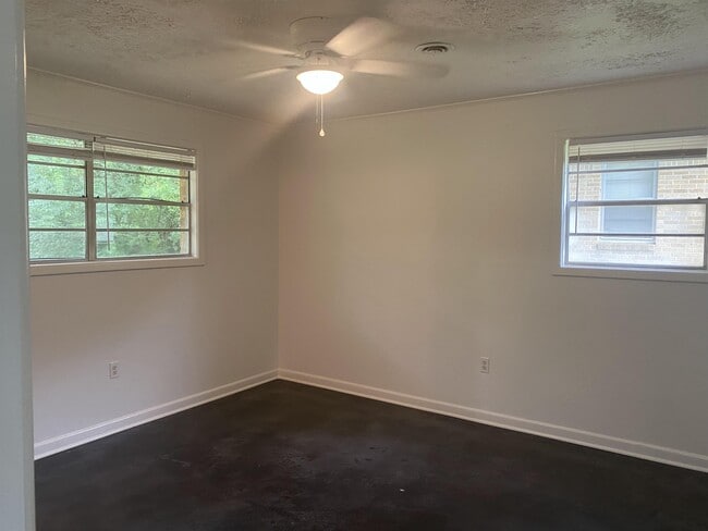 Building Photo - 2108 Independence St