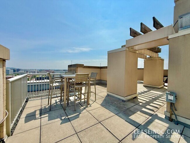 Building Photo - 811 4th St NW