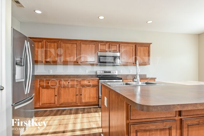 Building Photo - 2486 Ingleside Dr