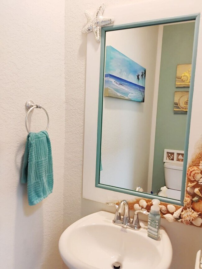 Building Photo - 3bed/2.5bath House For Lease! Available NO...