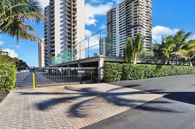 Building Photo - 4200 N Ocean Dr