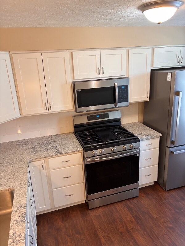 Building Photo - 802 Lexington Dr