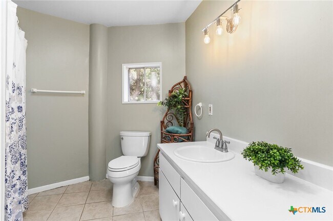 Building Photo - 1433 Riviera Dr