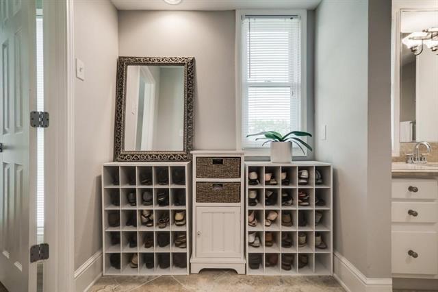 Building Photo - 7736 Meadow Rd