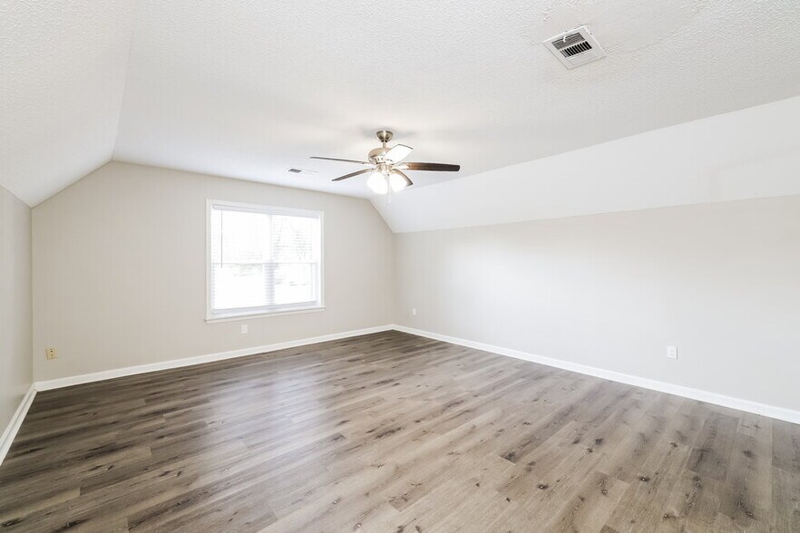 Building Photo - 4924 W Hedgewall Cir