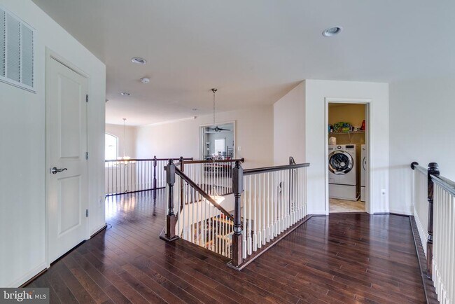 Building Photo - 23582 Prosperity Ridge Pl
