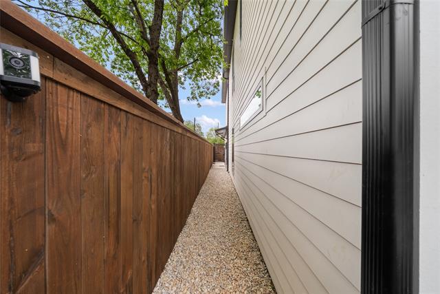 Building Photo - 5227 Lindsley Ave