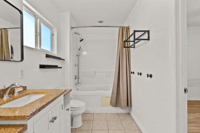 Building Photo - 4576 Adam Rd