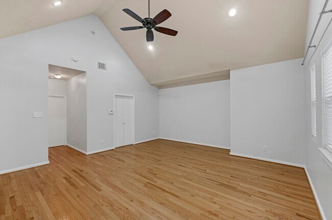 Building Photo - 5416 Kiam St