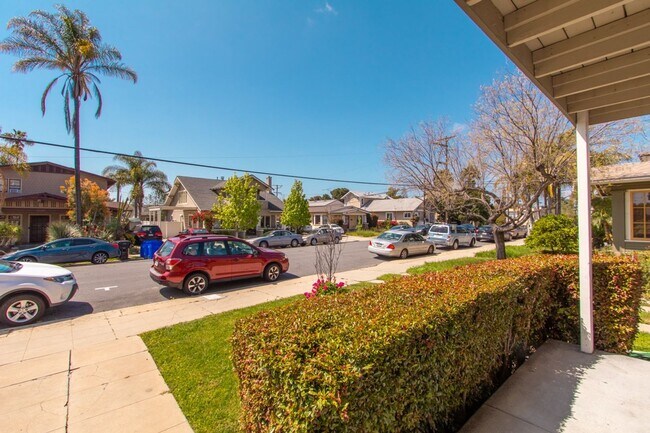Building Photo - Charming North Park 2 Bedroom with Washer/Dryer, Backyard & Parking!